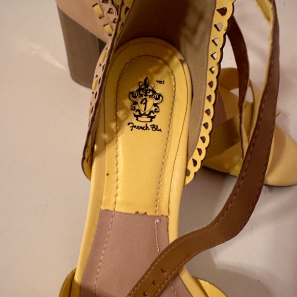 Sandals - Picture 4 of 5